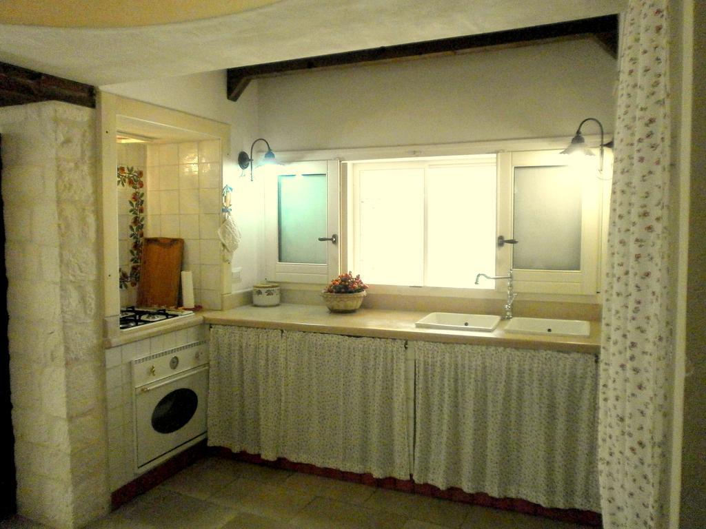 Trullo Villa Giuliana Con Giardino Posizione Panoramica Free Wifi أوستوني الغرفة الصورة